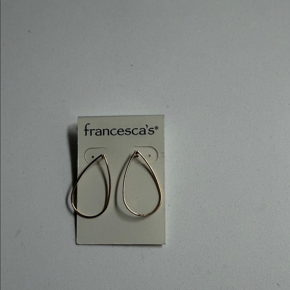 Francesca's Collections Elegant Gold Hoop Earrings